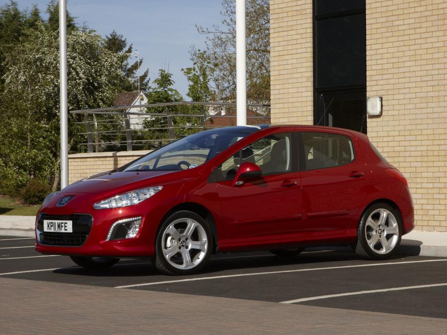  Peugeot 308 5-Door 2011 года  (UK) (фото 2 из 10)